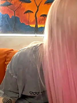 KateMonroe online show from April 8, 2026, 9:48 pm