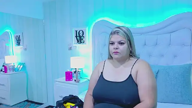 KiimBrooks online show from October 21, 2025, 10:49 am