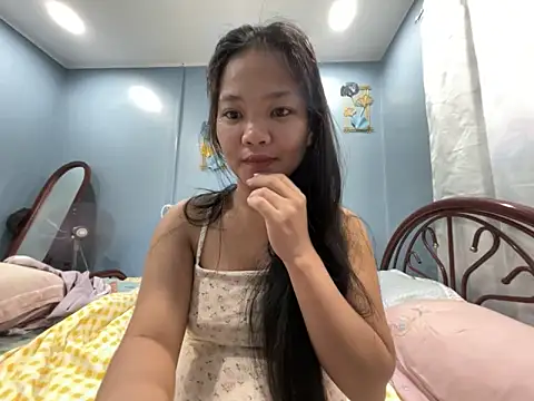 Snapshot of princess_janine chatting on February 17, 2026, 12:18 am princess janine online show from February 17, 2026, 12:18 am