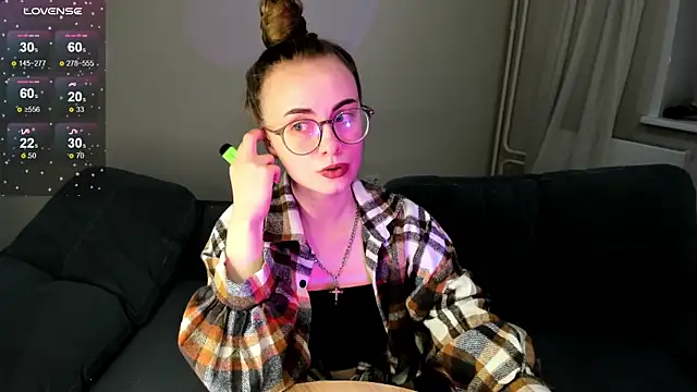 MewStella online show from November 13, 2025, 4:50 pm