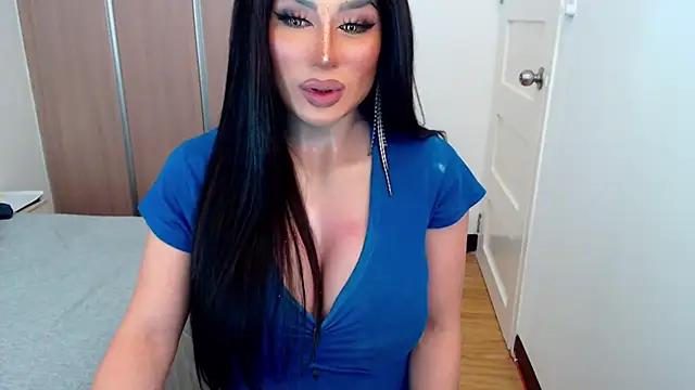 MissKylie002 online show from August 8, 2026, 6:32 pm