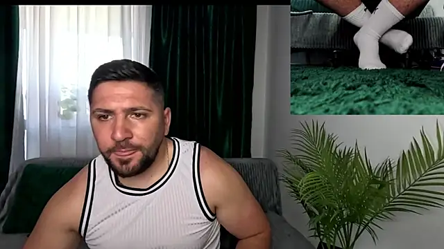 Gold Alpha Boy online show from June 3, 2026, 2:33 pm