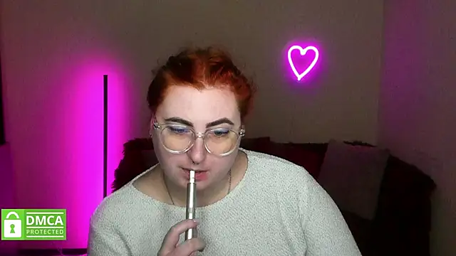 Snapshot of Alicia_love00 chatting on November 2, 2025, 6:27 am Alicia love00 online show from November 2, 2025, 6:27 am