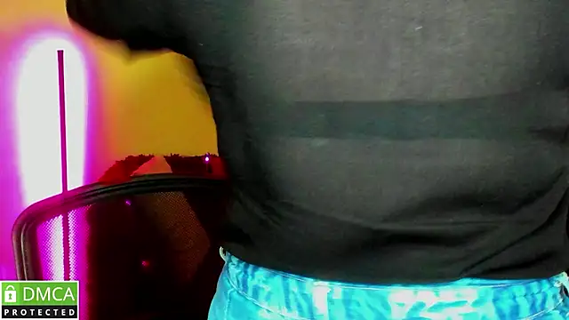 Alicia love00 online show from March 9, 2026, 6:28 am