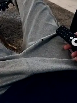 idhem   31 online show from February 17, 2026, 7:42 pm