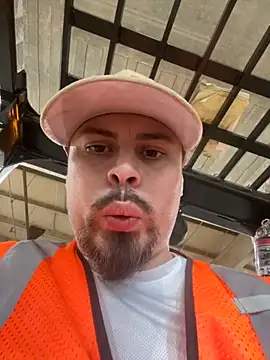 PuttieIn online show from October 3, 2025, 5:10 pm