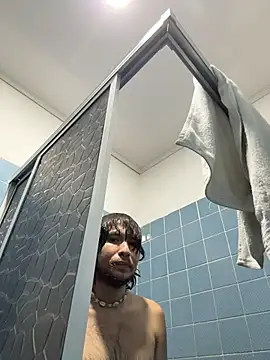 Luxx 14 online show from September 25, 2025, 3:49 pm