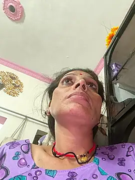 ISHANI-SINGH online show from November 10, 2025, 2:49 pm