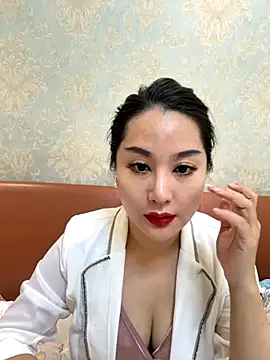 Candice888 online show from November 10, 2025, 11:42 am