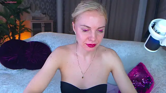 LiSinDoll online show from November 27, 2025, 6:48 am