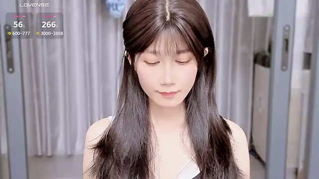 Rabbitlittlefool online show from November 17, 2025, 3:29 pm