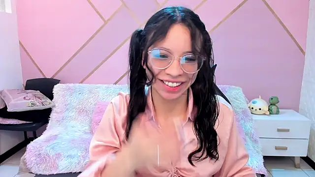 Giaa rossi online show from November 16, 2025, 1:06 pm