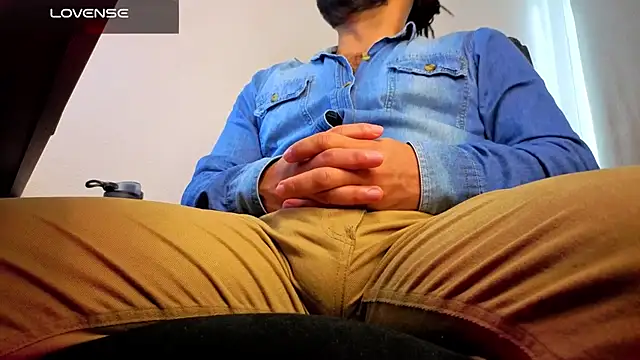 Ernesto-Rodriguez82 online show from April 17, 2026, 1:25 pm