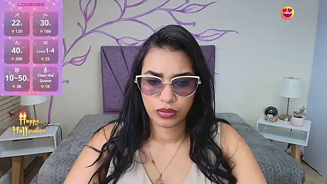 Lia Blake  online show from November 7, 2025, 12:16 pm