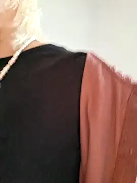 VikaKing online show from November 26, 2025, 9:10 am