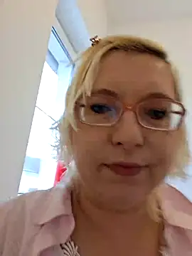 VikaKing online show from December 14, 2025, 9:58 am