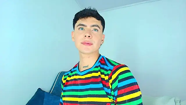 Snapshot of CamiiGuzmanX chatting on November 13, 2025, 8:52 pm CamiiGuzmanX online show from November 13, 2025, 8:52 pm