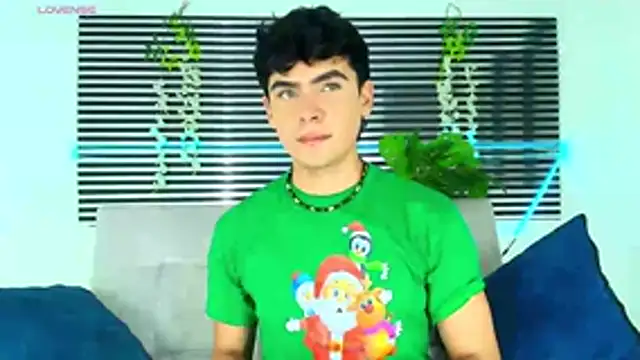 Snapshot of CamiiGuzmanX chatting on December 18, 2025, 7:53 pm CamiiGuzmanX online show from December 18, 2025, 7:53 pm