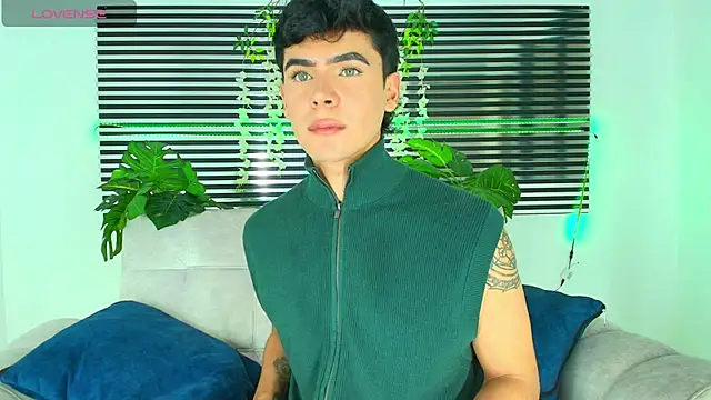 Snapshot of CamiiGuzmanX chatting on January 10, 2026, 7:48 pm CamiiGuzmanX online show from January 10, 2026, 7:48 pm