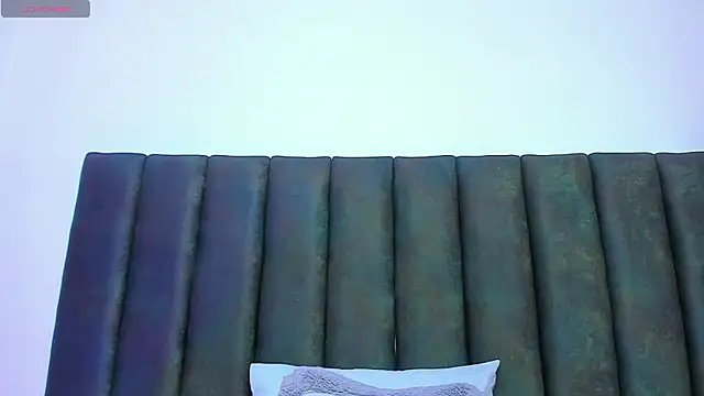 hannah miller 1 online show from March 4, 2026, 3:40 pm