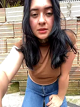 Snapshot of Rouse_07 chatting on December 2, 2025, 4:13 pm Rouse 07 online show from December 2, 2025, 4:13 pm