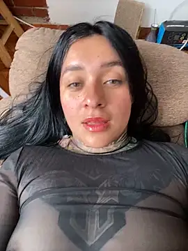 Snapshot of Rouse_07 chatting on December 3, 2025, 4:27 pm Rouse 07 online show from December 3, 2025, 4:27 pm