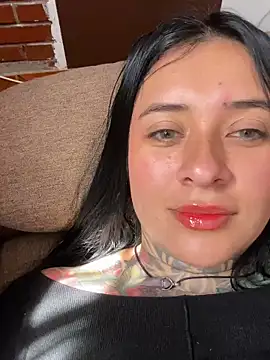 Snapshot of Rouse_07 chatting on December 15, 2025, 4:22 pm Rouse 07 online show from December 15, 2025, 4:22 pm