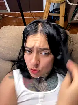 Snapshot of Rouse_07 chatting on December 20, 2025, 3:19 pm Rouse 07 online show from December 20, 2025, 3:19 pm