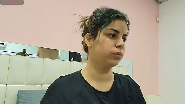 gisell gomez online show from November 18, 2025, 12:20 pm