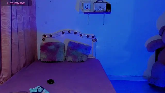 Angel-Caribbean online show from September 19, 2025, 2:35 am