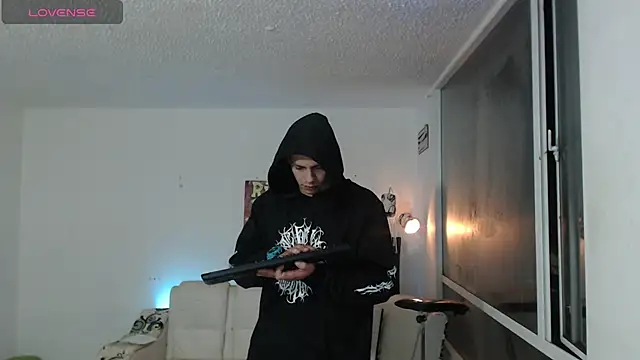 Thomasjons  online show from April 18, 2026, 4:27 am