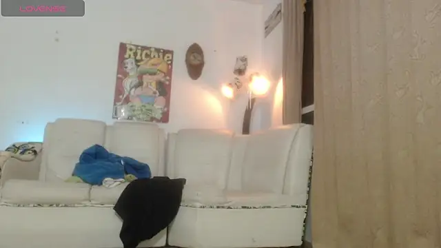 Thomasjons  online show from April 23, 2026, 3:19 am