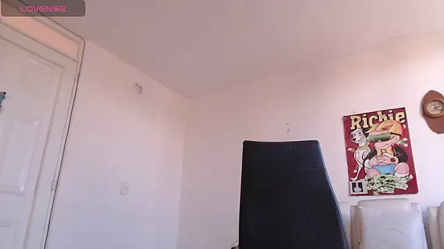 Thomasjons  online show from April 25, 2026, 7:22 pm