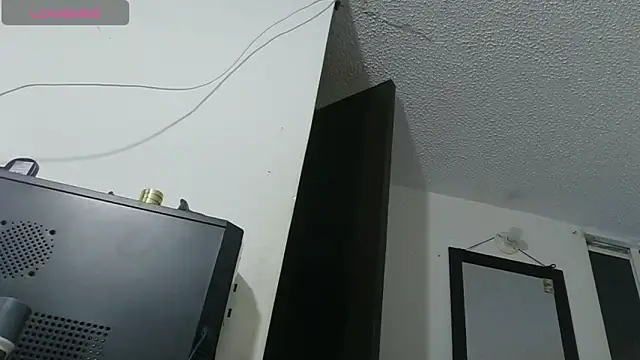 Thomasjons  online show from June 12, 2026, 3:49 am