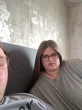 Snapshot of CurvyPaar2 chatting on February 19, 2026, 1:40 pm CurvyPaar2 online show from February 19, 2026, 1:40 pm