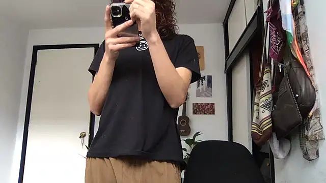 camille delrey online show from April 2, 2026, 7:11 pm