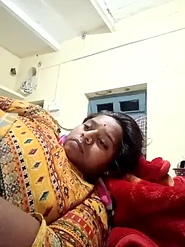 Hot crety online show from November 28, 2025, 5:26 pm