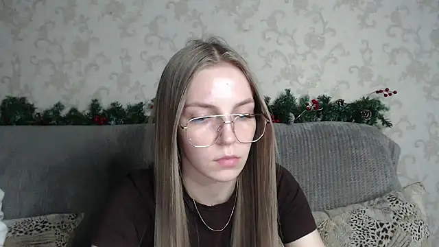 HitGyrl online show from February 11, 2026, 8:14 pm