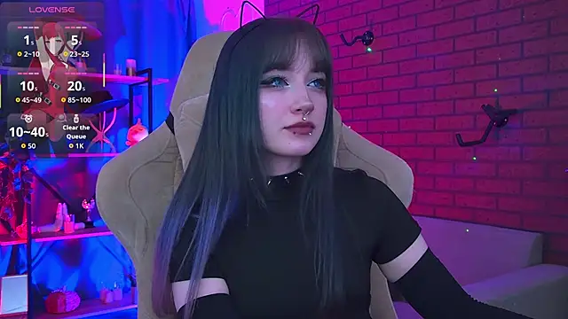 LiliLuna online show from February 21, 2026, 4:30 pm