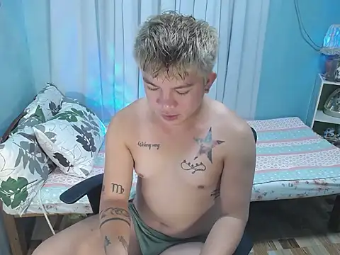 Snapshot of Fuckboii_intown chatting on October 3, 2025, 9:28 am Fuckboii intown online show from October 3, 2025, 9:28 am