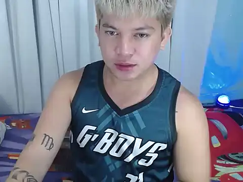 Snapshot of Fuckboii_intown chatting on November 18, 2025, 4:33 pm Fuckboii intown online show from November 18, 2025, 4:33 pm