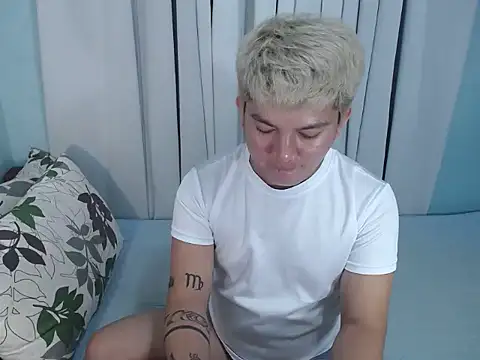 Snapshot of Fuckboii_intown chatting on November 20, 2025, 4:51 pm Fuckboii intown online show from November 20, 2025, 4:51 pm