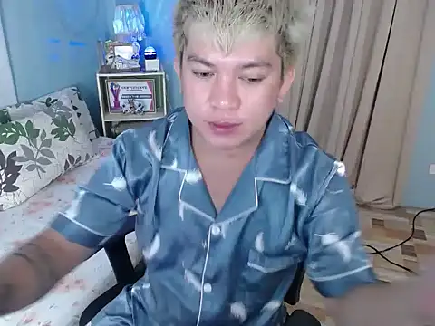 Snapshot of Fuckboii_intown chatting on November 30, 2025, 1:48 pm Fuckboii intown online show from November 30, 2025, 1:48 pm