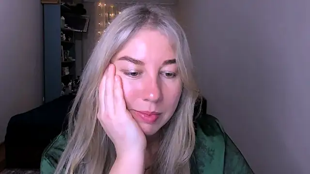 NancySanders online show from April 17, 2026, 8:01 pm