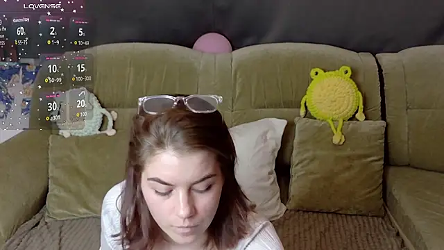 ElzaBlis online show from March 19, 2026, 3:27 pm