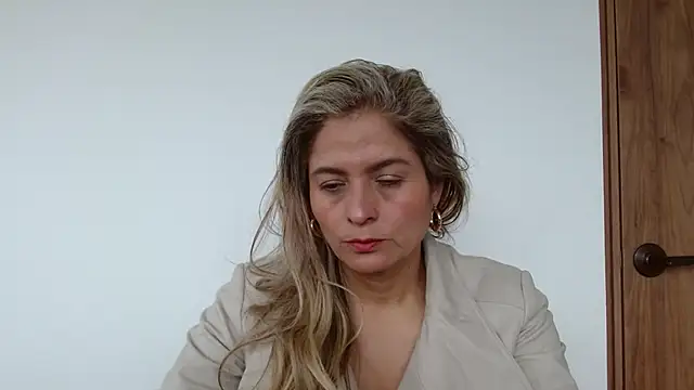 Snapshot of linda-mature43 chatting on September 17, 2025, 4:30 pm linda-mature43 online show from September 17, 2025, 4:30 pm