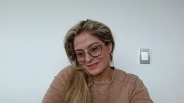 Snapshot of linda-mature43 chatting on October 1, 2025, 4:35 pm linda-mature43 online show from October 1, 2025, 4:35 pm