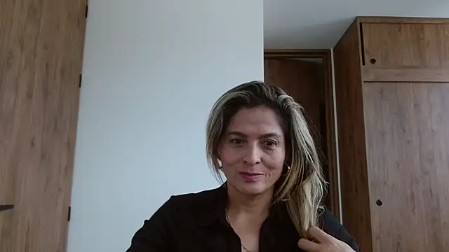 linda-mature43 online show from December 3, 2025, 3:43 pm