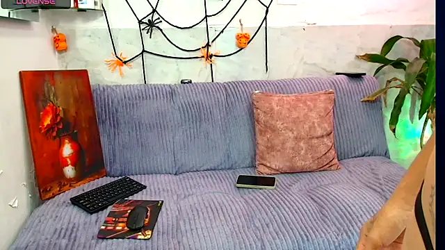 Luna logan online show from October 30, 2025, 2:24 am