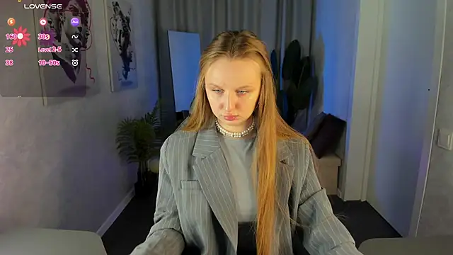 Rina Panic online show from April 4, 2026, 1:04 am